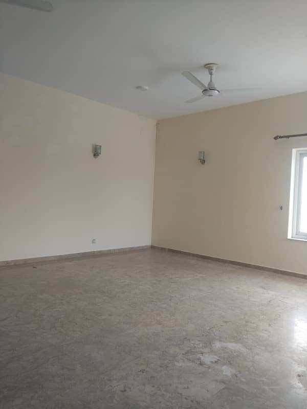 E11 Finest Upper Portion 3bed 15