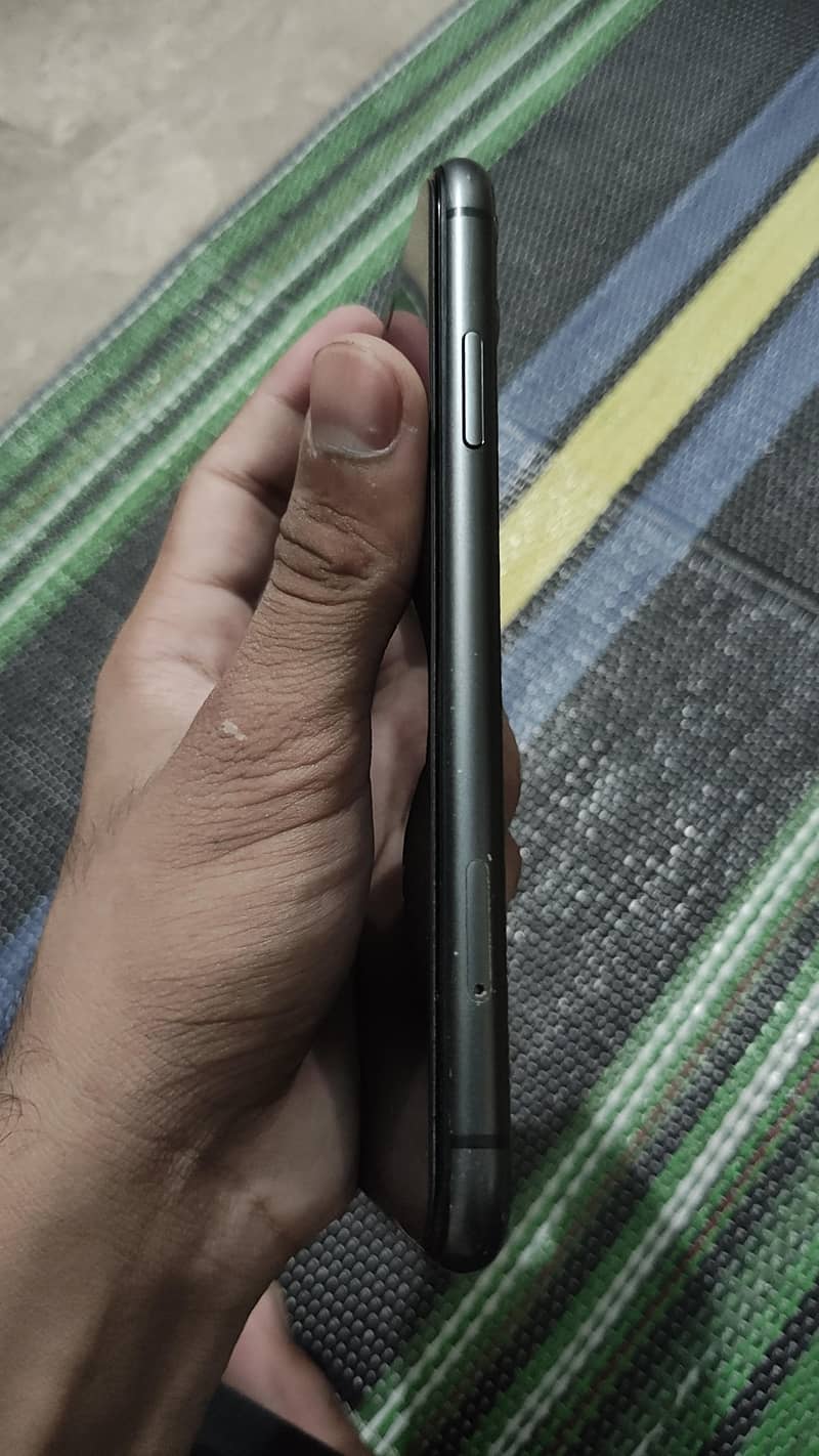 Apple iPhone 11 5