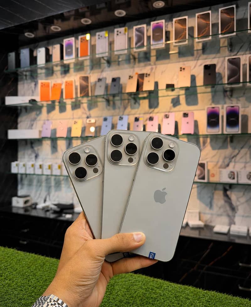Apple iPhone 15 Pro 0