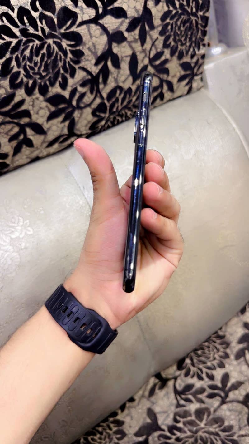 Apple iPhone X 2
