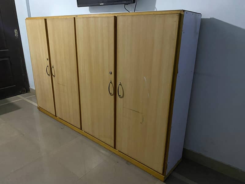 Cabinet 3