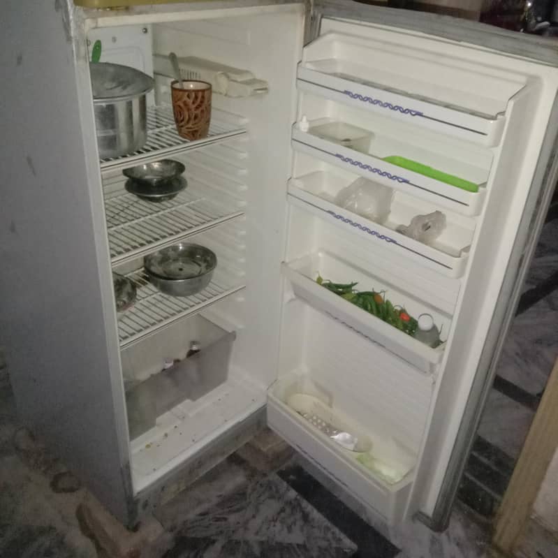 Dawlance fridge 0