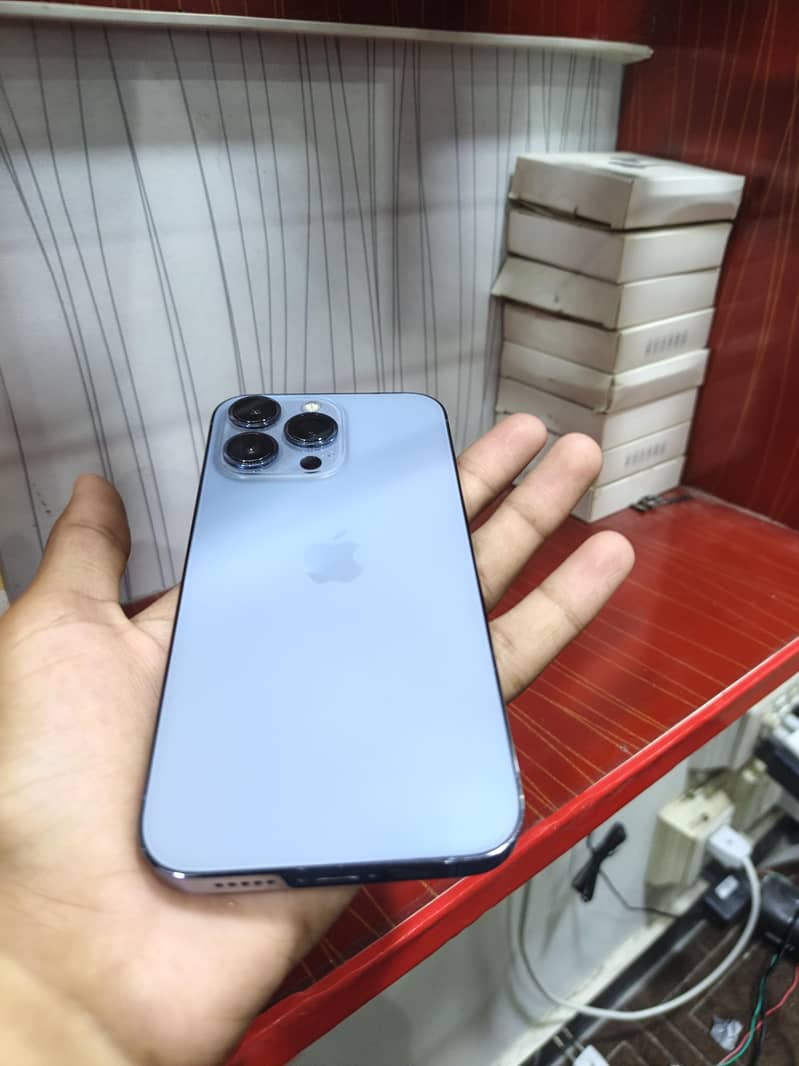 Apple iPhone 13 Pro 0