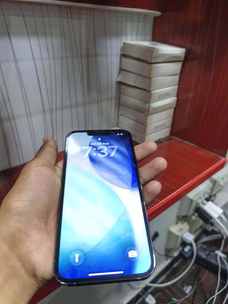 Apple iPhone 13 Pro 1