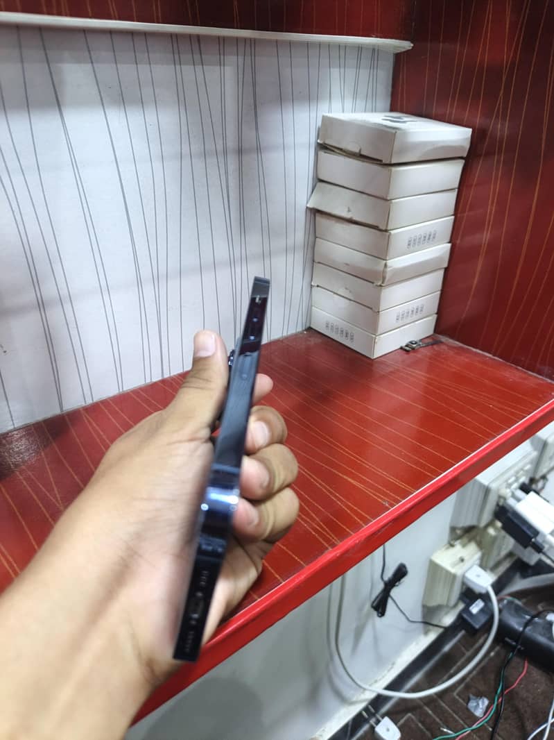 Apple iPhone 13 Pro 3