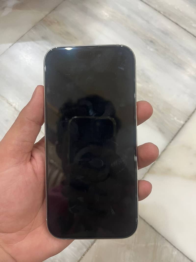 Apple iPhone 16 Pro 4