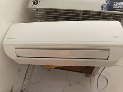 Dawlance DC invertor ac 1.5 ton. very good condition