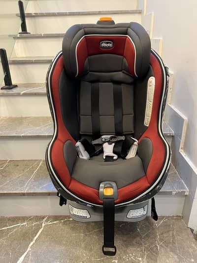 Chicco NextFit Zip convertible car seat