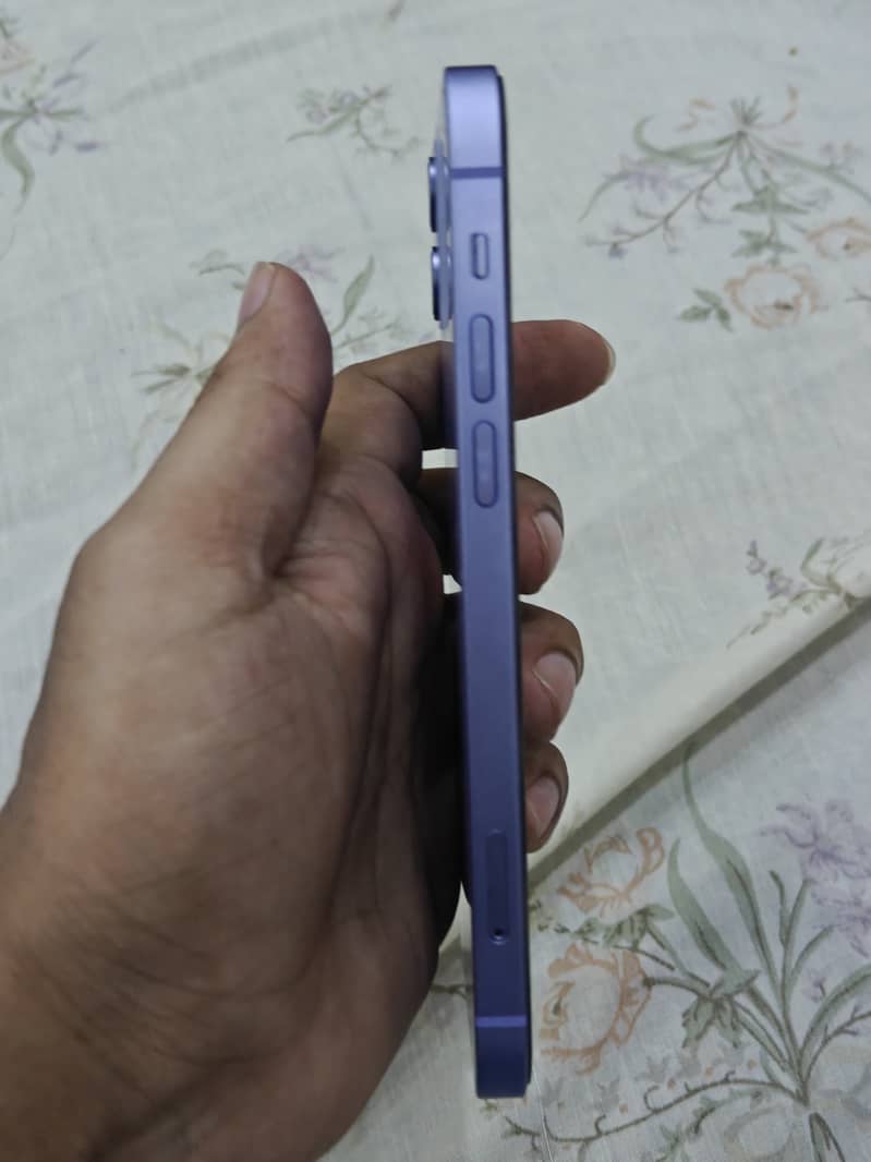 Apple iPhone 12 3