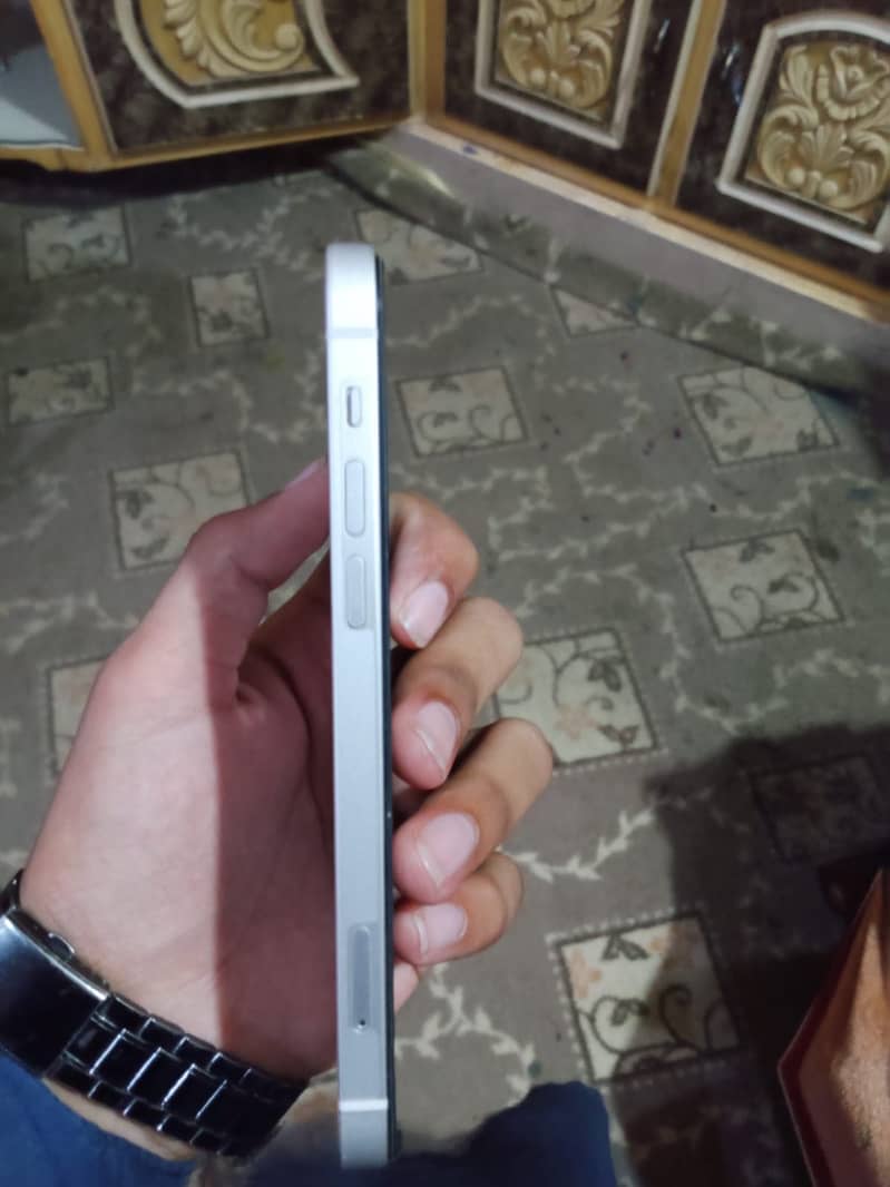 Apple iPhone 12 3