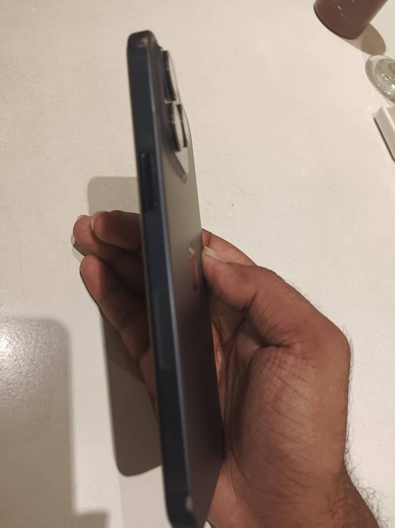 Apple iPhone 15 Pro Max 1