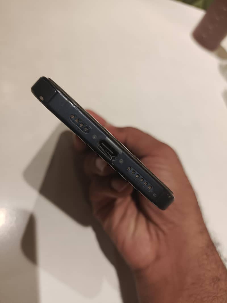 Apple iPhone 15 Pro Max 4
