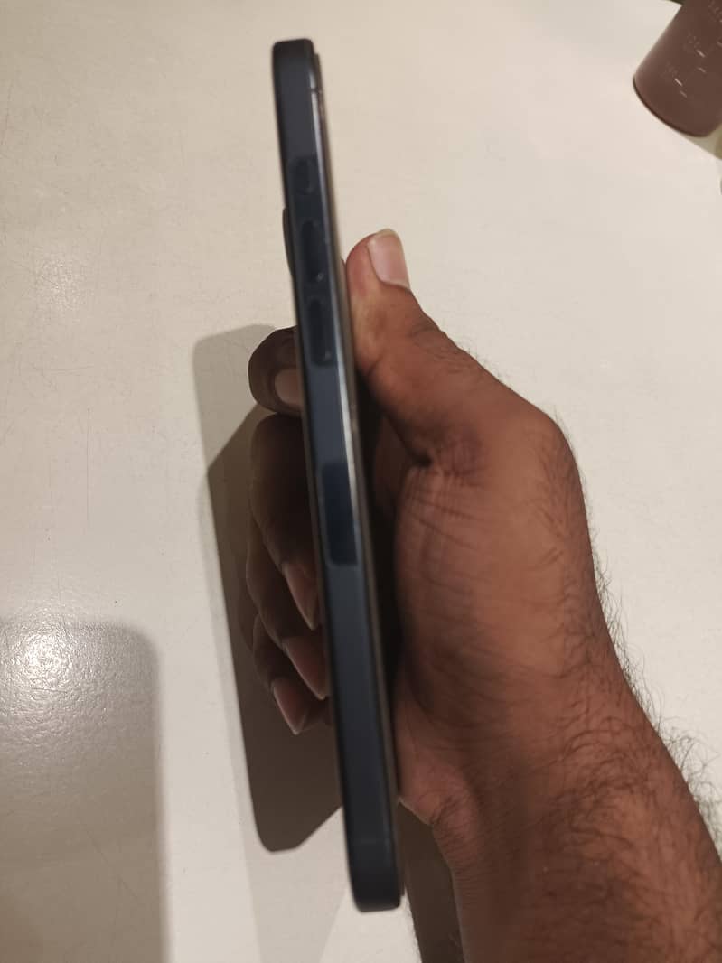 Apple iPhone 15 Pro Max 5