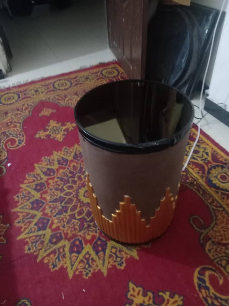 infinity illusion coffee/side table urgent sale 0