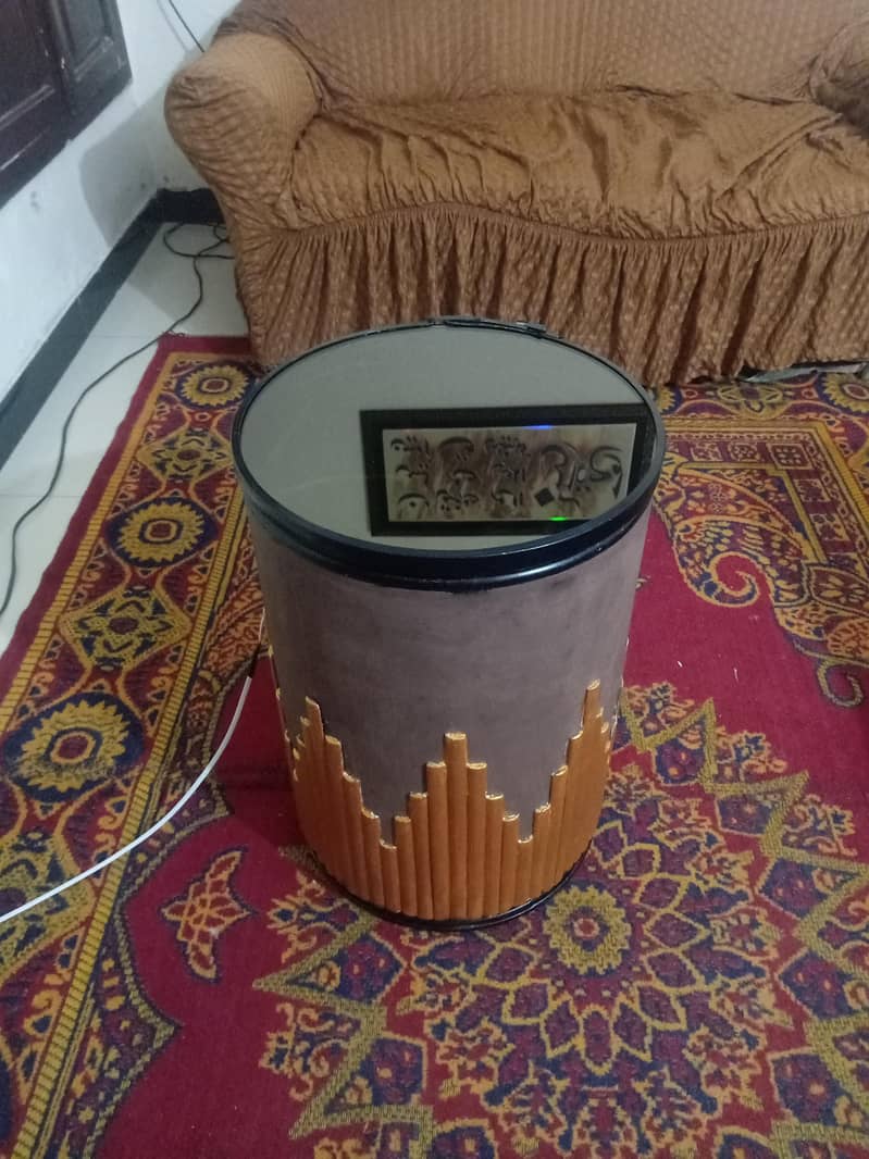 infinity illusion coffee/side table urgent sale 1
