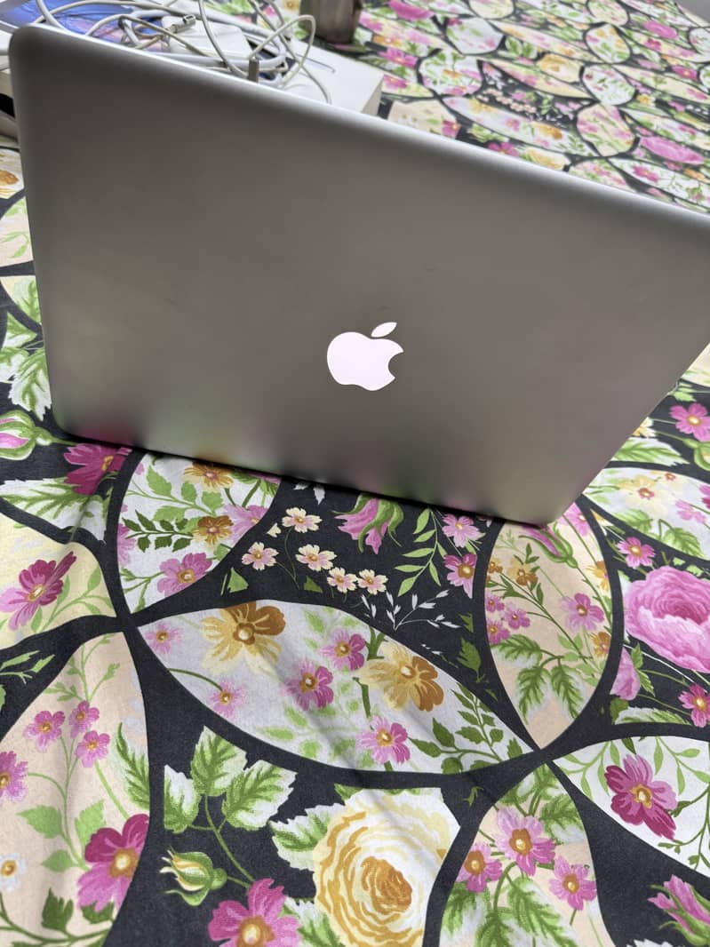 Macbook pro 2011 1