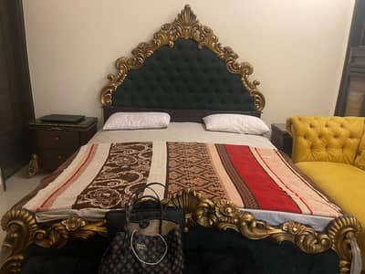 BED SET /WOODEN BED/SLIGHTLU USED /DOUBLE BED/