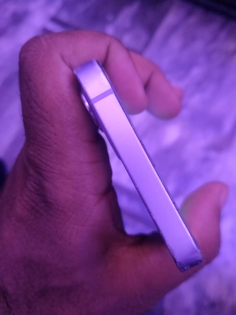Apple iPhone 12 3