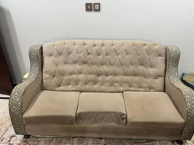 5 seater bilkul saaf sutra hay koi demage ny hay