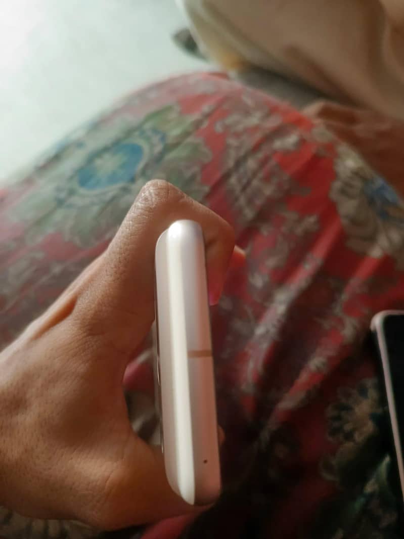 Google Pixel 8 2
