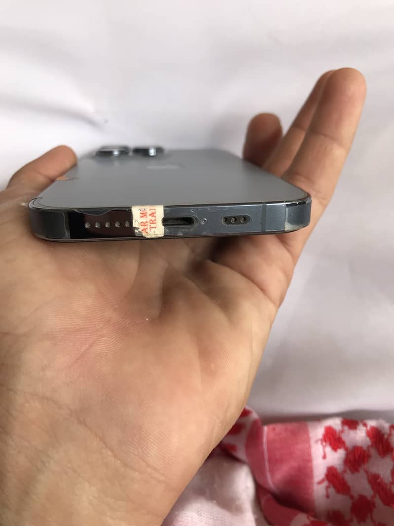 Apple iPhone 13 Pro 3