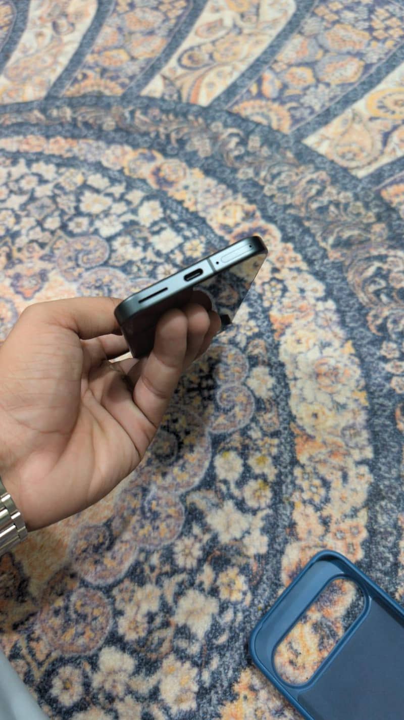 Google Pixel 9 4