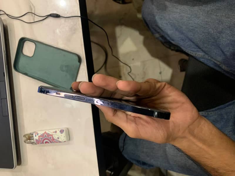 Apple iPhone 12 Pro 2