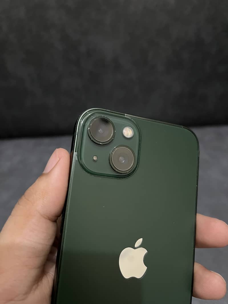 Apple iPhone 13 7
