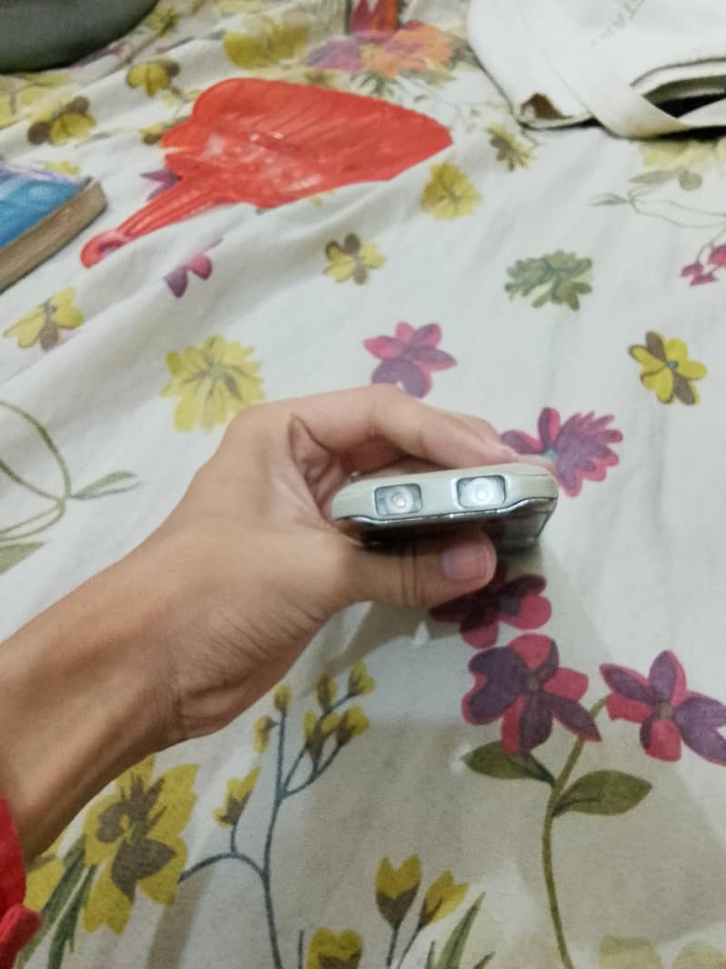 colour silver 3