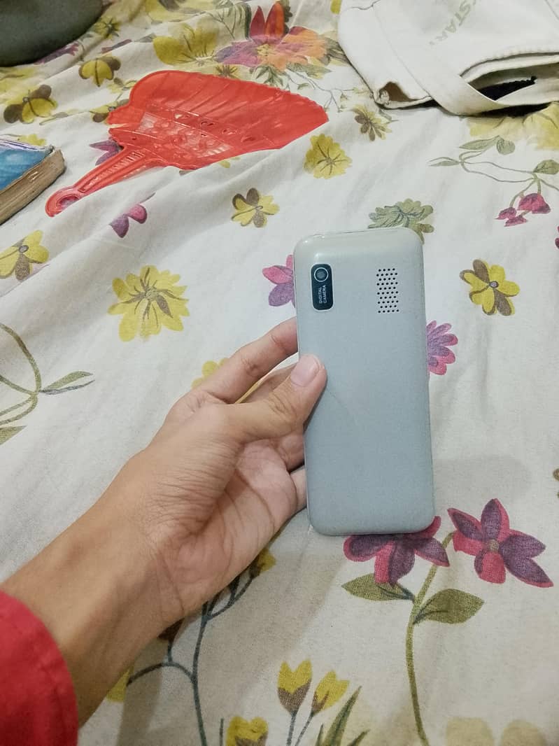 colour silver 4