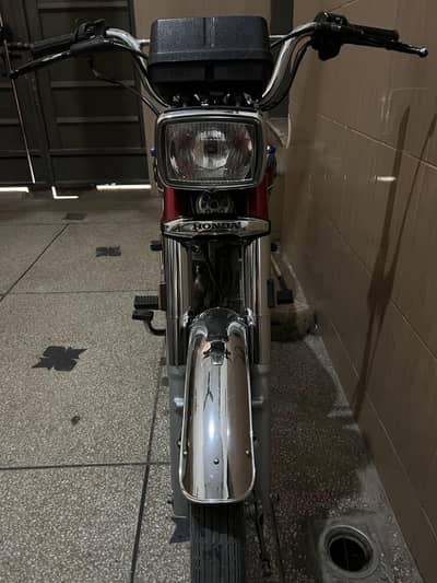 Urgent Sale genuine bike ha lush condition kay sth