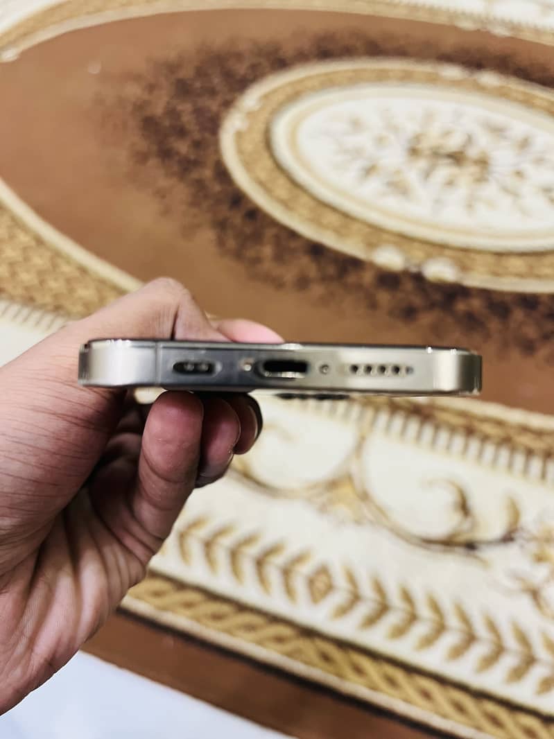 Apple iPhone 12 Pro 4