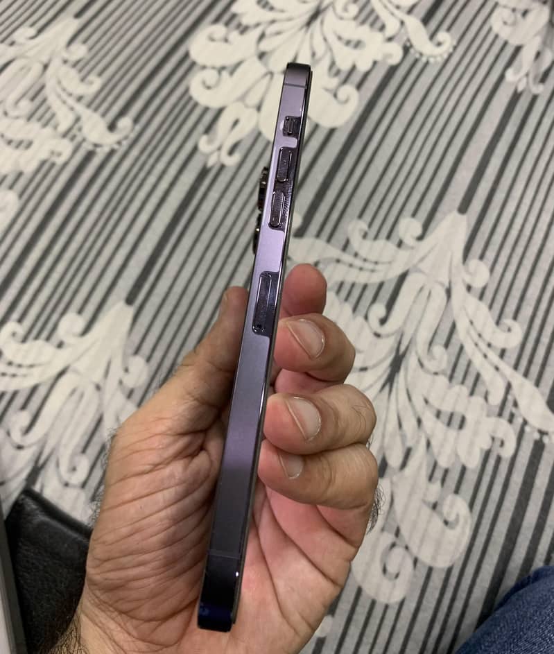 Apple iPhone 14 Pro Max 4