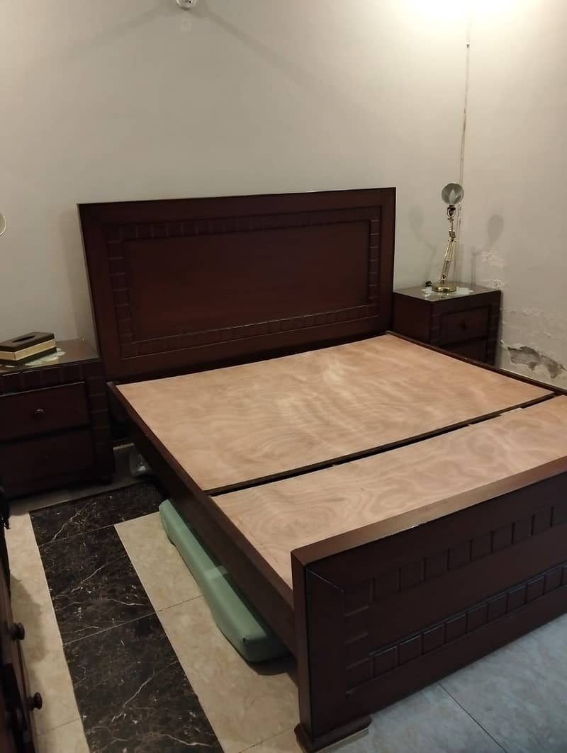 Complete bed set 0