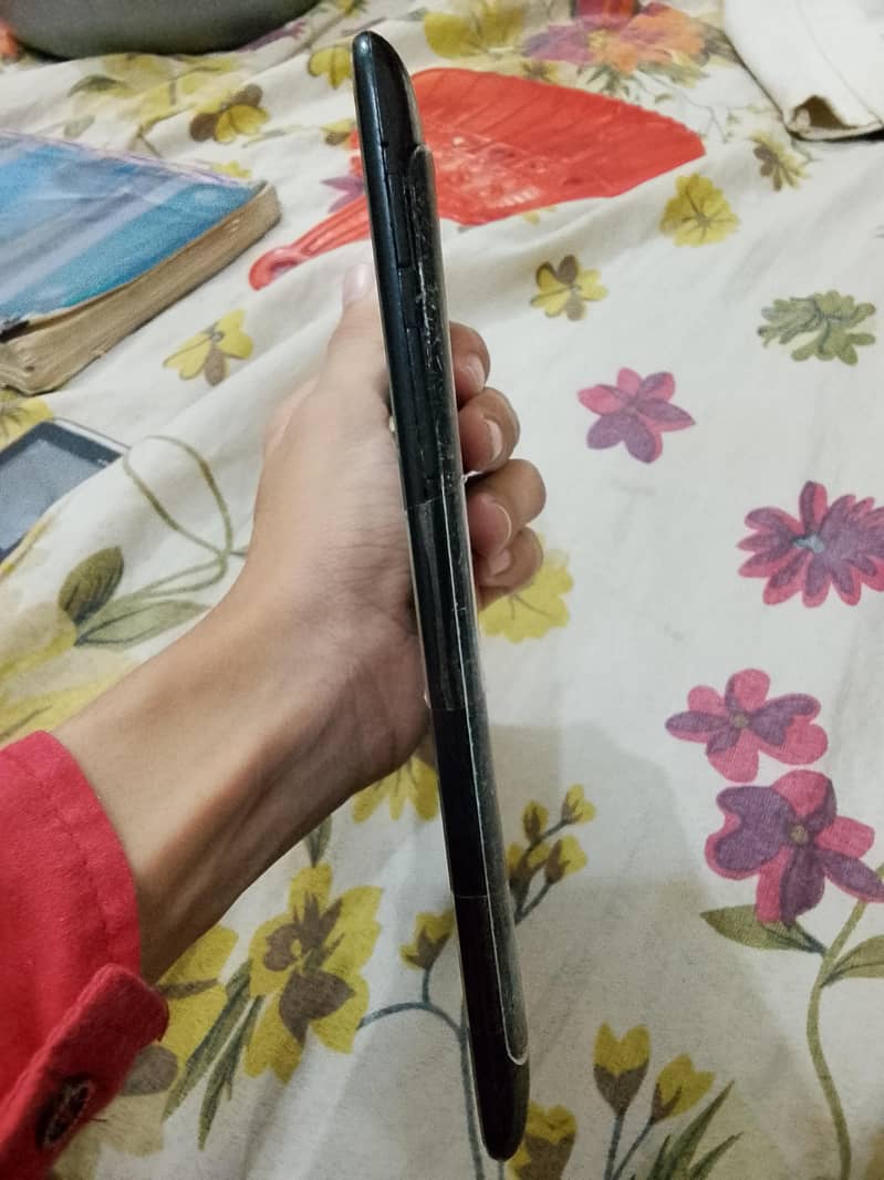 colour black 3