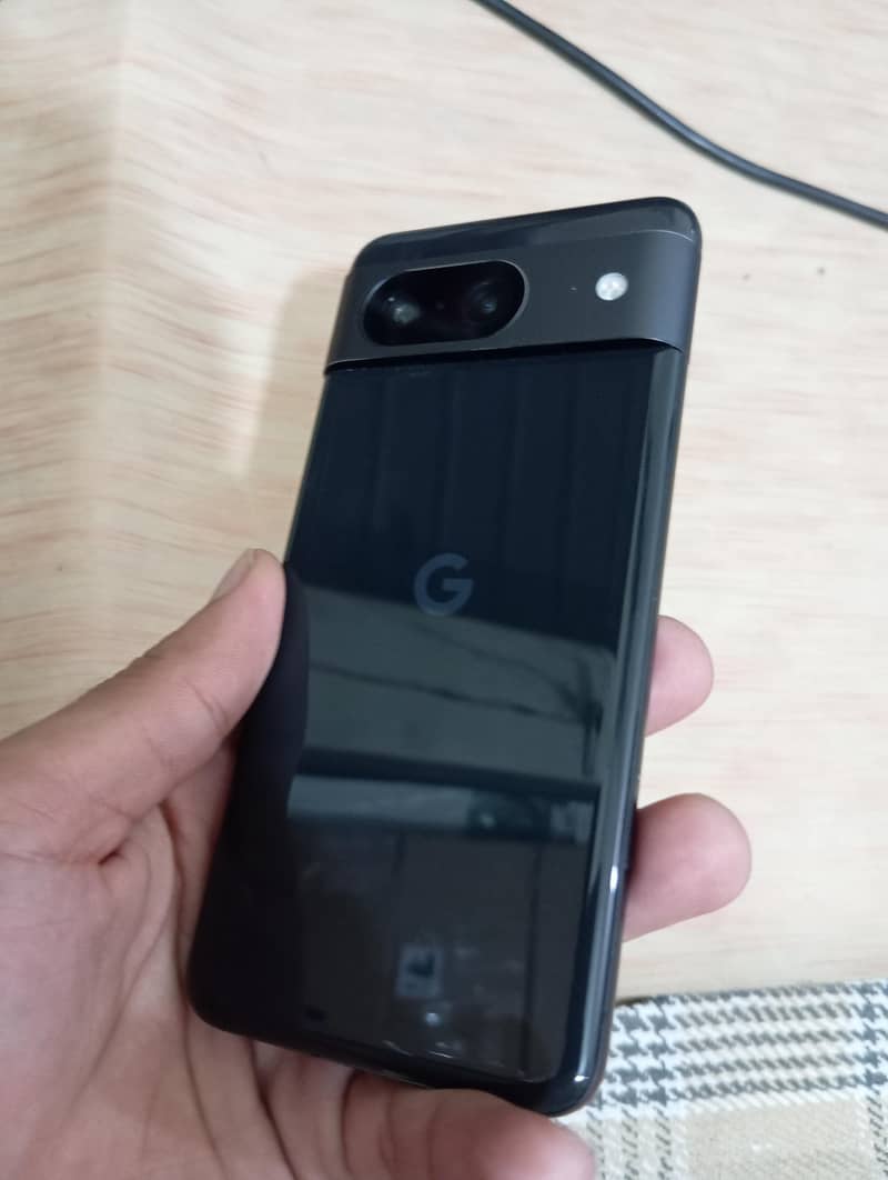 Google Pixel 8 4