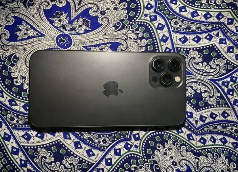 Apple iPhone 12 Pro Max 4