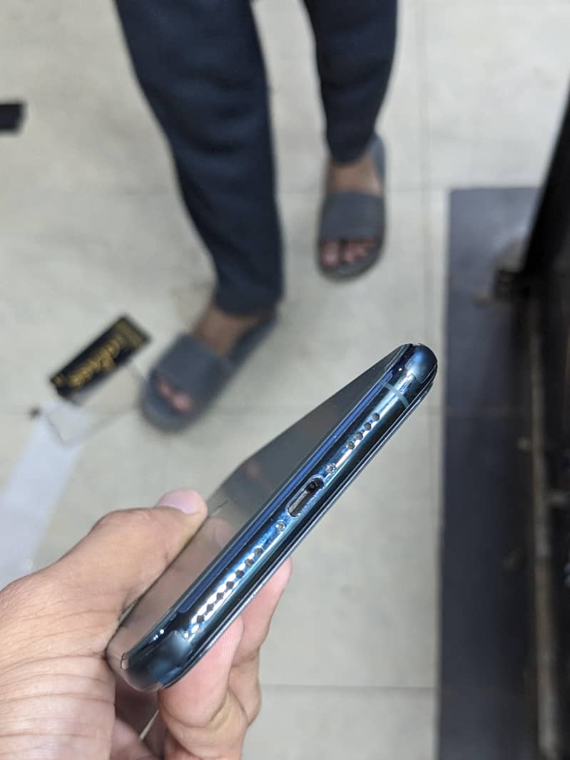 Apple iPhone 11 Pro Max 1