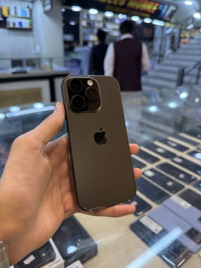 Apple iPhone 16 Pro