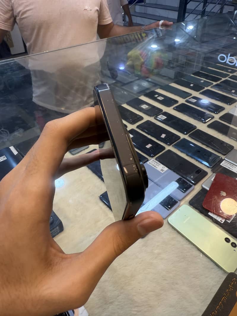 Apple iPhone 16 Pro 5