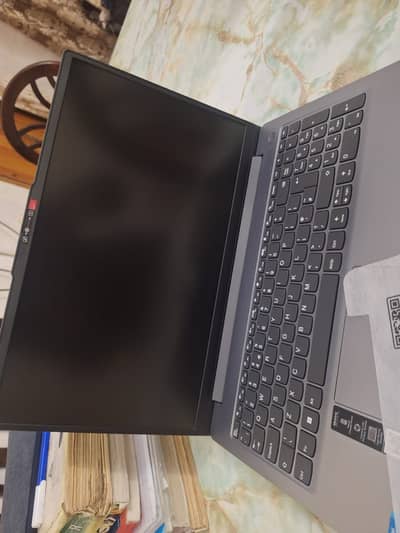 Lenovo Idea pad Slim 3 15IRU8