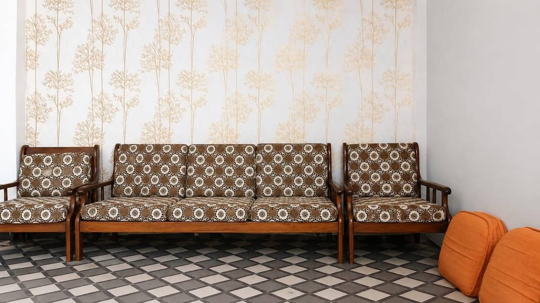 5 seater sofa 0