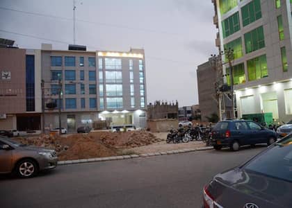 200 yard building Office Floor For Rent At murtaza Commercial