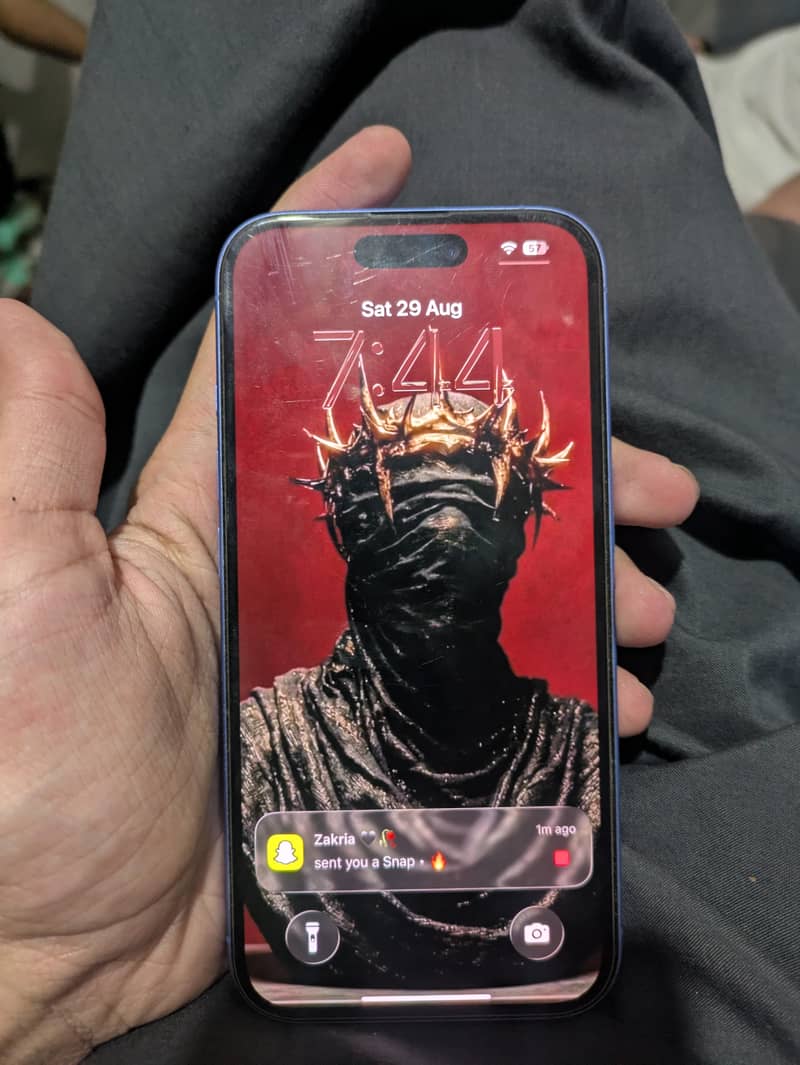 Apple iPhone 16 5