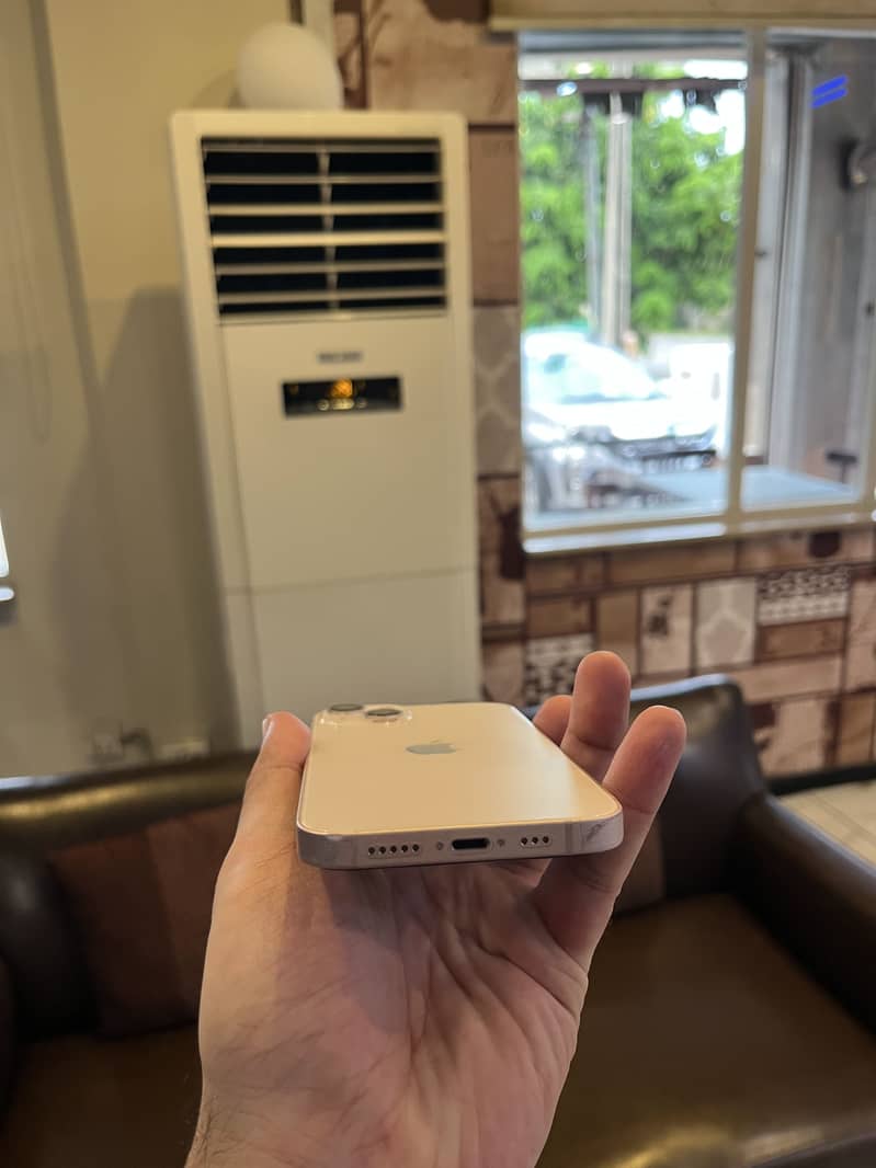 Apple iPhone 13 3