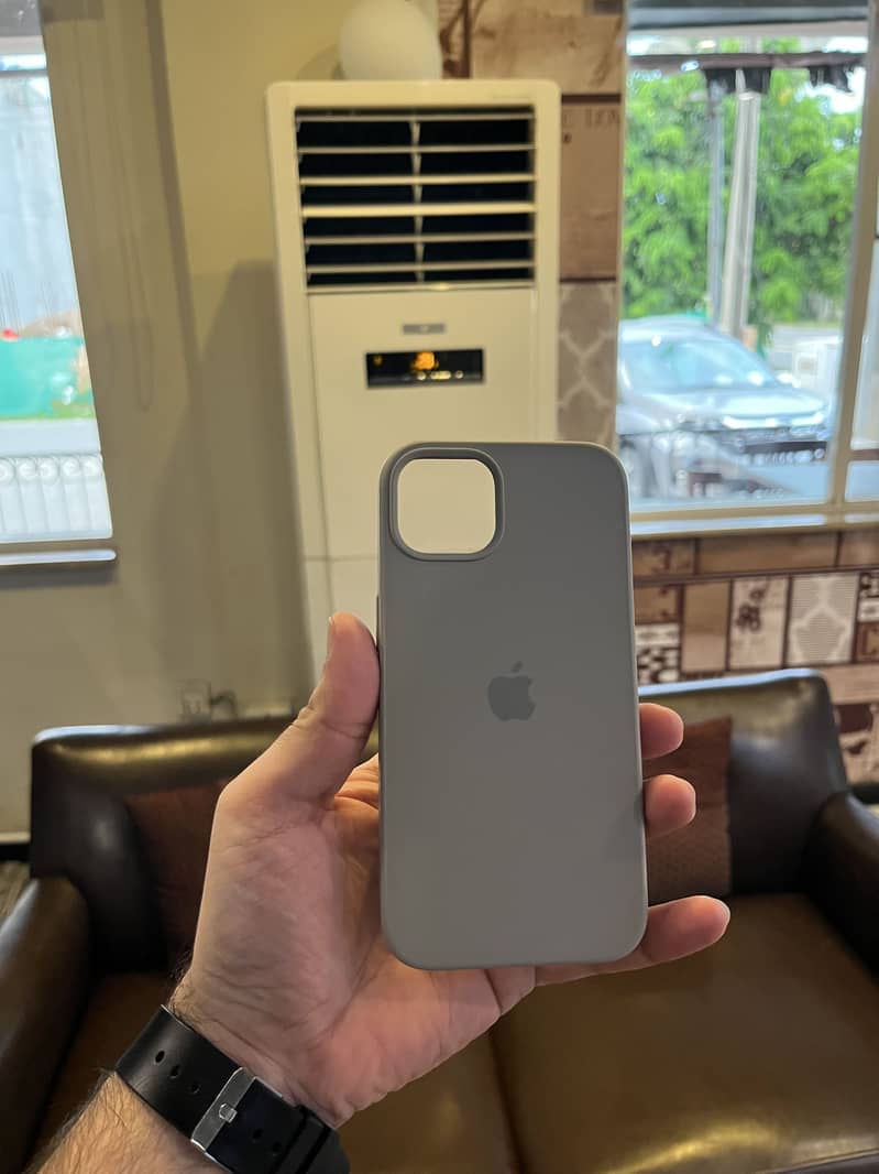 Apple iPhone 13 6