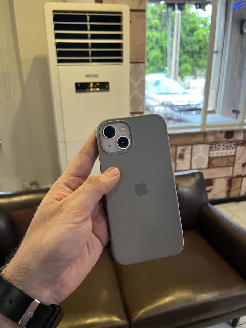 Apple iPhone 13 10