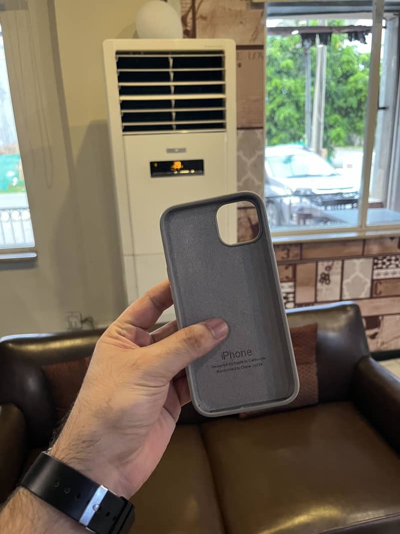 Apple iPhone 13 11