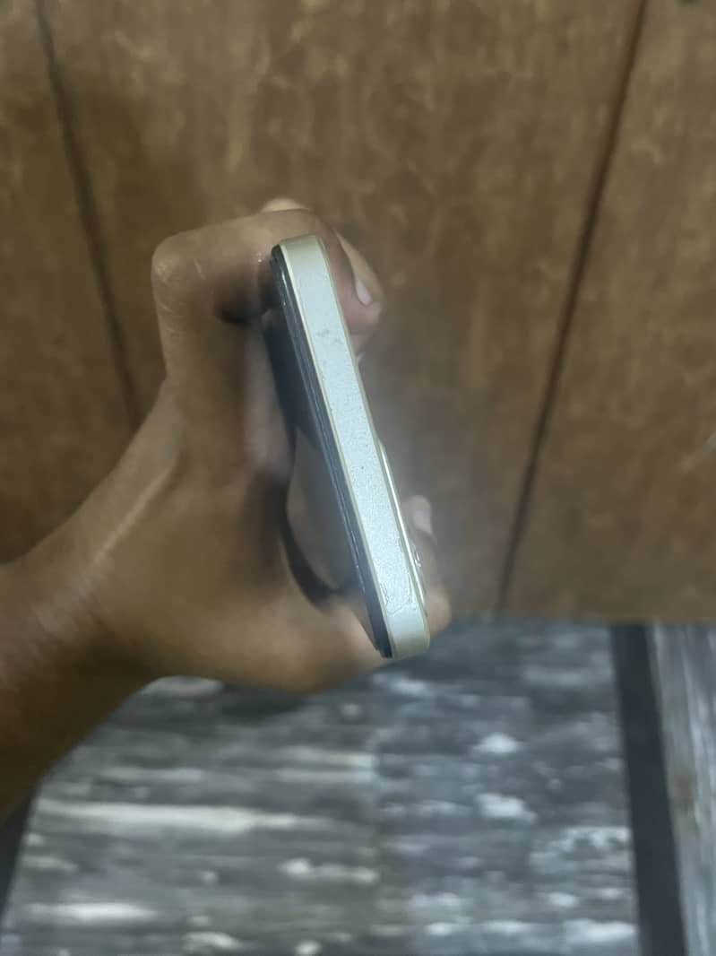 Realme C75 4