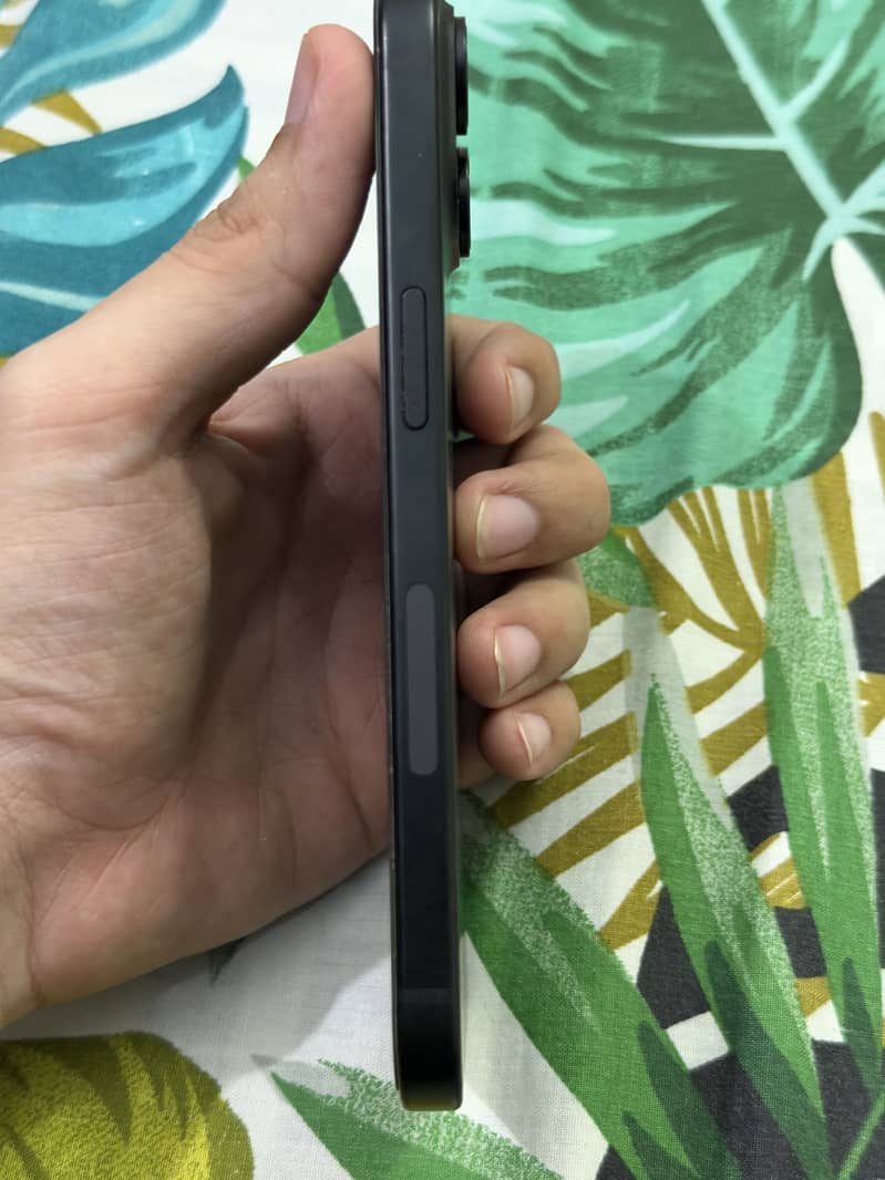 Apple iPhone 15 2
